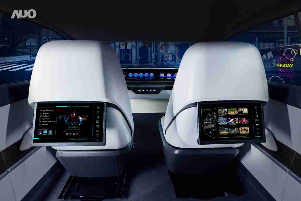 人生就是博新一代Smart Cockpit 2024，，以Micro LED先进显示技术优势，，创建〝可卷式后座娱乐显示器〞，，仅在互动时才显示出所需画面及信息，，，，扩充更丰富的娱乐和交互信息服务，，，获国际奖项荣耀